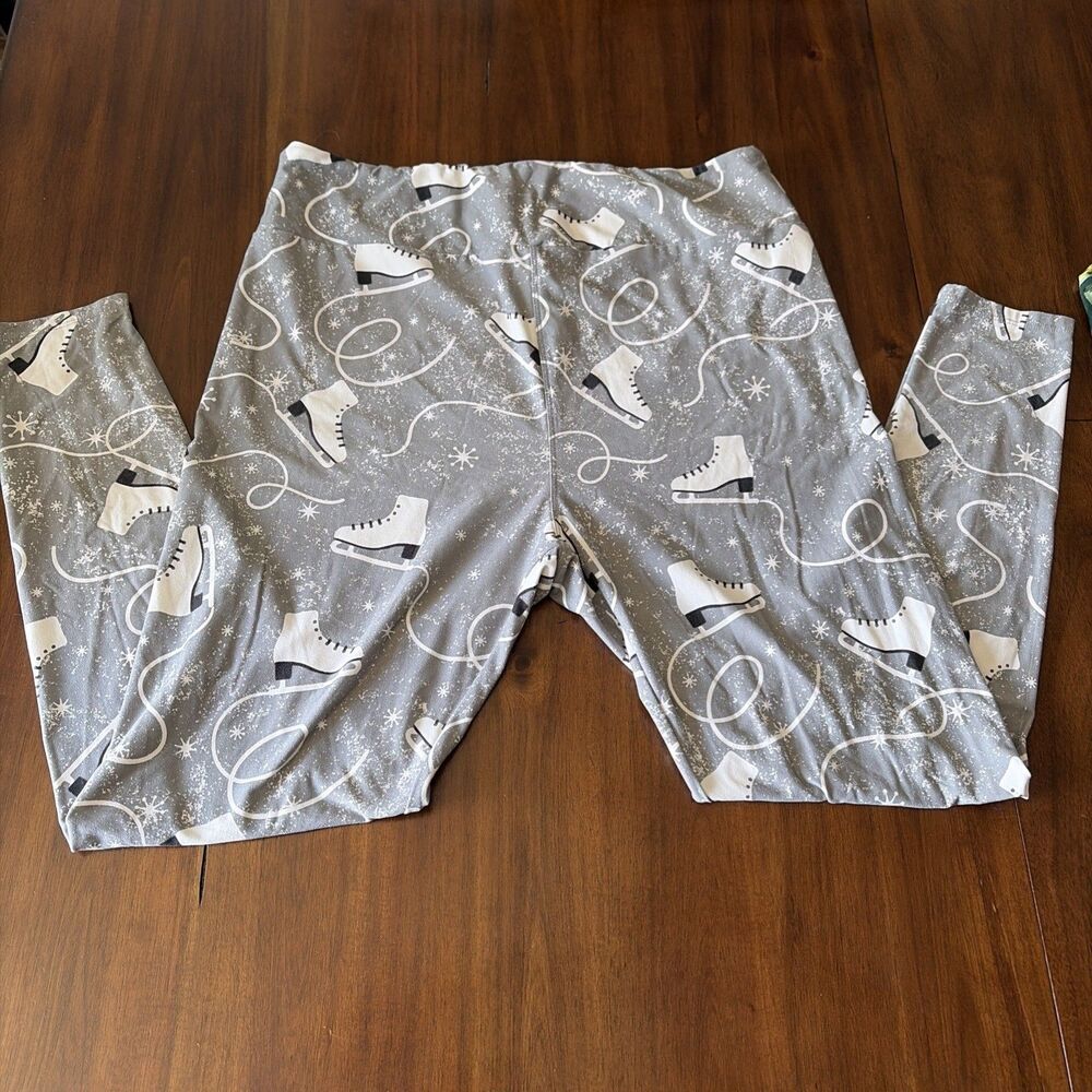 EUC LuLaRoe TC2 (18+) Gray White Ice Skates & Snowflakes Christmas Leggings